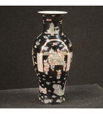 Chinese vase in chiseled and painted ceramic