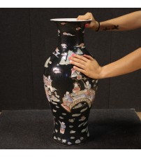 Chinese vase in chiseled and painted ceramic